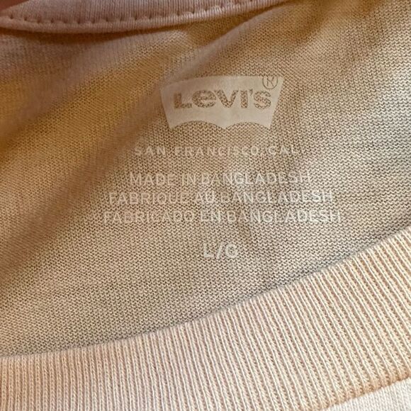 NWT. LEVIS PEACH CROPPED T, SZ large - Picture 3 of 6